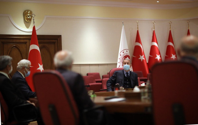 Son dakika Bakan Hulusi Akar'dan amirallerin skandal bildirisine sert tepki! - Resim: 1