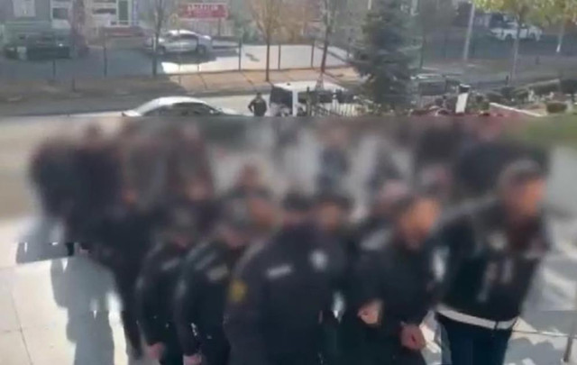 Kocaeli'de film gibi olay: Rehin alarak 500 bin TL istediler, yakayı ele verdiler! - Resim: 0