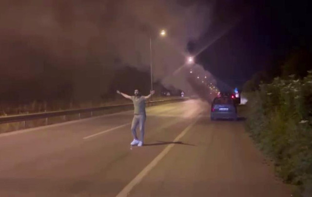 Ekmek teknesi gözünün önünde cayır cayır yandı! Çaresizce izlerken söylediği sözler yürekleri dağladı - Resim: 0