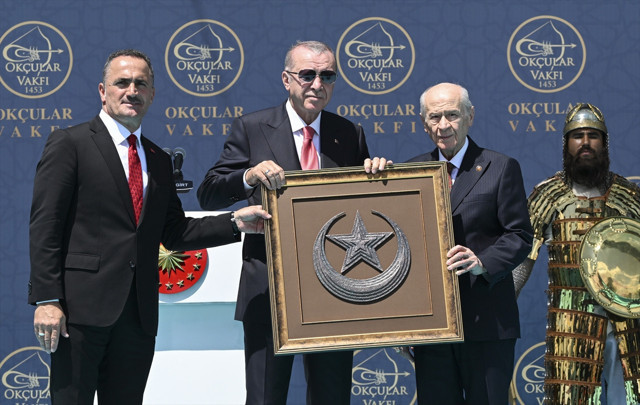 Cumhurbaşkanı Erdoğan: Malazgirt zulme karşı kenetlenmenin zaferidir - Resim: 2