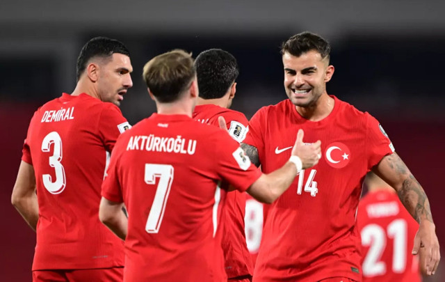 Kerem Aktürkoğlu'nun golü sonrası dikkat çeken görüntü! Yunus Akgün... - Resim: 2