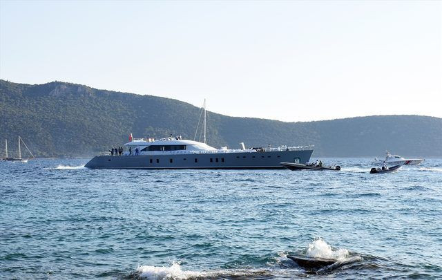 20 milyon euro değerinde! Lüks yat denize indirildi - Resim: 3