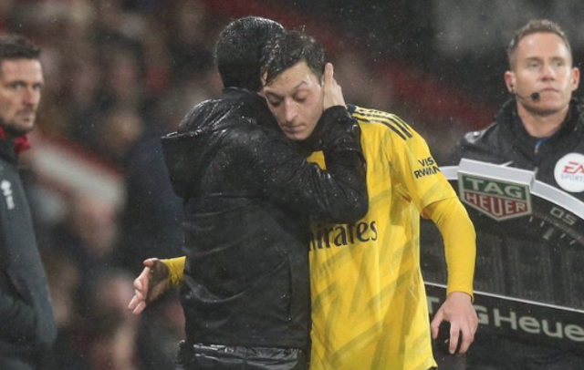 Çin'den Uygur Türklerine sahip çıkan Mesut Özil'e sansür - Resim: 0