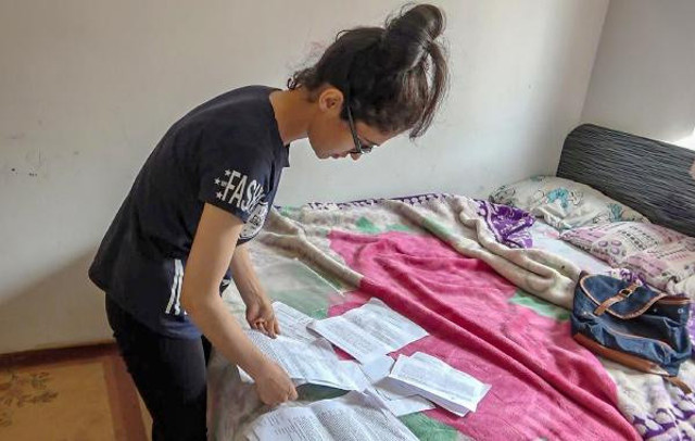 Karısını eli acımasın diye, odun ve şofben hortumuyla dövmüş!  Yemek yer gibi 9 öğün dayak yedim' - Resim: 1