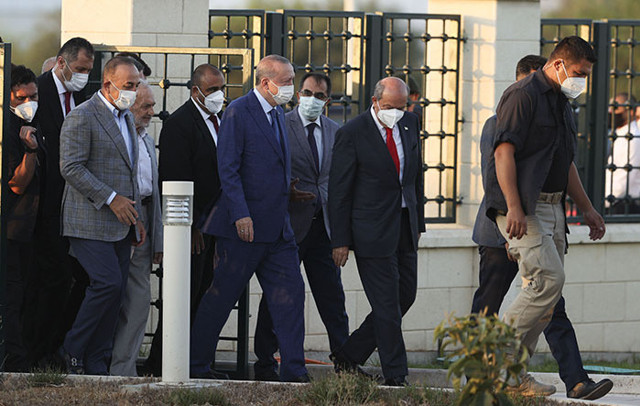 Cumhurbaşkanı Erdoğan Kurban Bayramı namazını KKTC'de kıldı! Kıbrıs Türkü diyoruz - Resim: 0