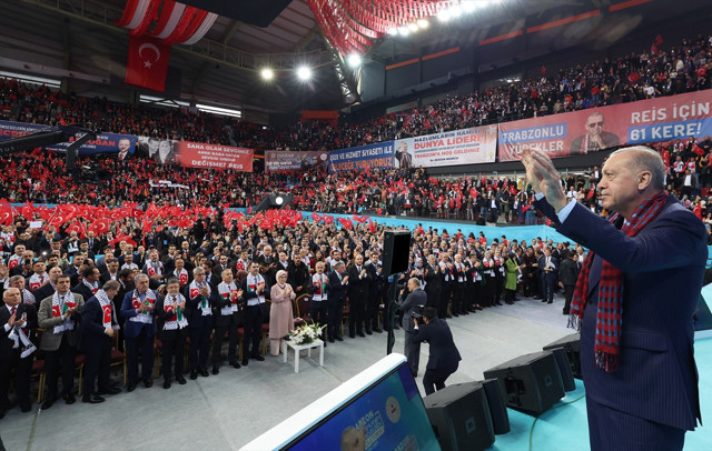Cumhurbaşkanı Erdoğan'dan Özgür Özel'e sert sözler: İşgal ettiğin koltuğa saygın yok mu? - Resim: 0