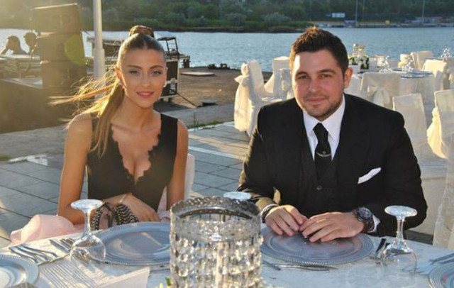 Özge Ulusoy ve Ahu Yağtu'nun Hacı Sabancı krizi sürüyor - Resim: 1