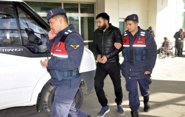 Karaman'da yapılan DEAŞ operasyonunda sekiz kişi gözaltına alındı - Resim: 1