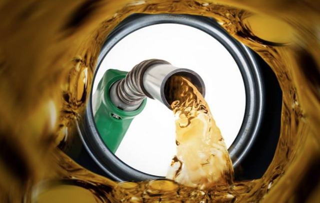 Araç sahiplerini sevindirecek gelişme! Motorin ve benzine indirim - Resim: 0