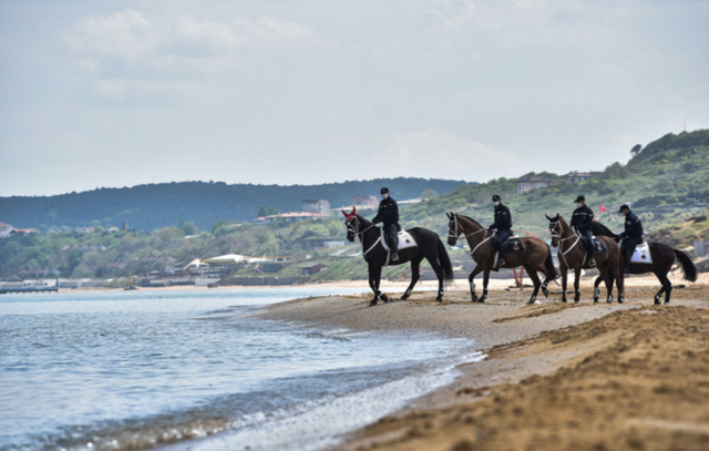 İstanbul sahillerinde atlı birliklerle denetim - Resim: 0