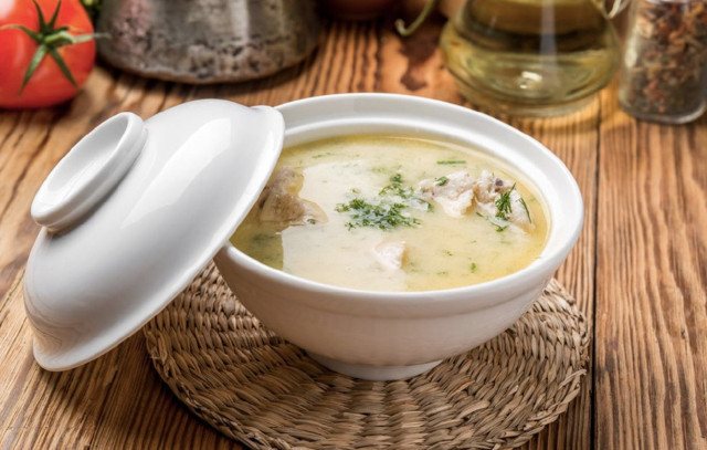Dumanı üstünde evinizi mis gibi kokutacak tavuk çorbası tarifi akşama yapın - Resim: 1