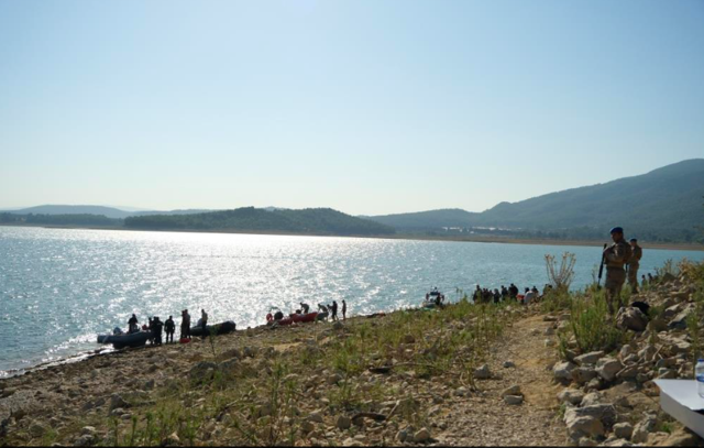 İzmir'de düşen helikopterin enkazını çıkartmak için özel kuruldu - Resim: 1