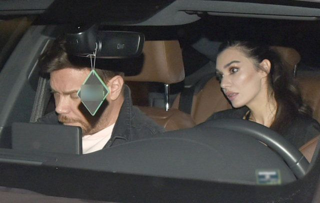 Sinan Akçıl ve Burcu Kıratlı kapışması 'öpüşemez' deyince bakın yanıt ne oldu - Resim: 2