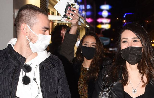 Hamdi Alkan'ın kızı Zeynep Alkan havaya kaldırıp gösterdi! Merak edilen soruya yanıt verdi - Resim: 2