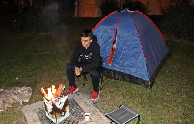 İzmir depreminden bir saniyeyle kurtulan genç o anları anlattı - Resim: 1