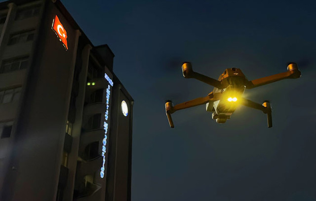 Mersin'de drone destekli 350 polisle PKK'ya destek sağlayan örgüte karşı şafak operasyonu - Resim: 1