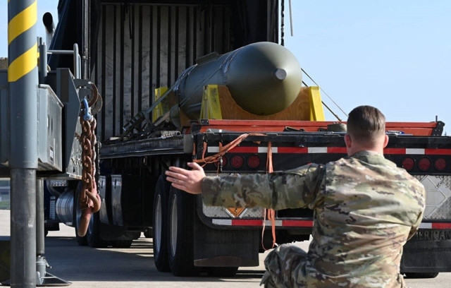 ABD'nin İran'da denemek için can attığı silah! Dağı deliyor sadece 20 tane var - Resim: 1