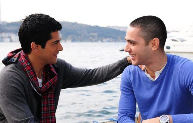 Neslihan Atagül ile dizi için öpüşen Burak Özçivit'e Kadir Doğulu'dan olay sözler - Resim: 2