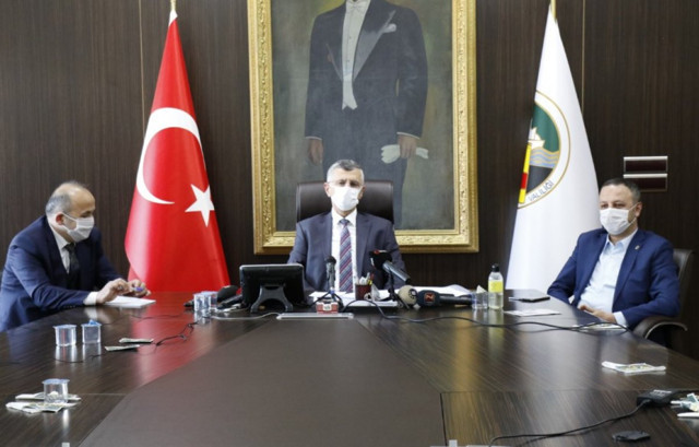 Zonguldak Valisi Erdoğan Bektaş'ın sağlık çalışanları ile ilgili yakışıksız sözlerine tepki - Resim: 0