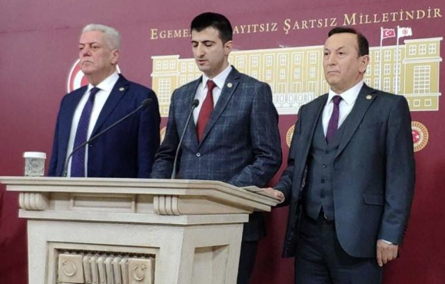 CHP'li Şahin Mengü'nün iddiası olay: Ana muhalefeti kaybedebiliriz - Resim: 0