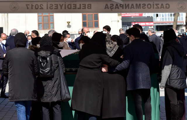 İçişleri Bakanı Süleyman Soylu'nun annesi Servet Soylu son yolculuğuna uğurlandı! Erdoğan yalnız bırakmadı - Resim: 6