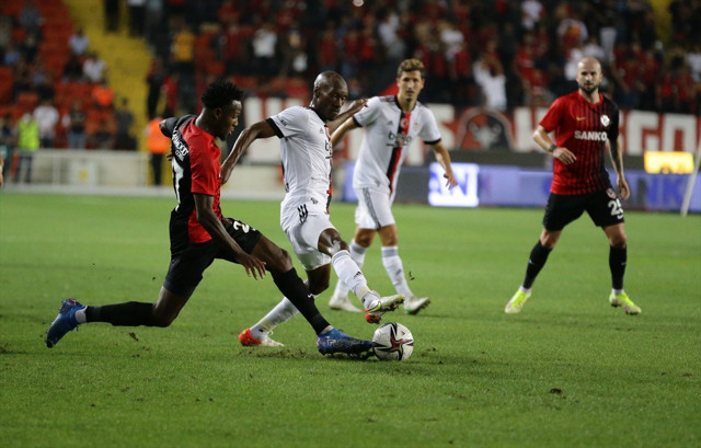 Beşiktaş Süper Lig'in ikinci haftasında Gaziantep FK ile golsüz berabere kaldı - Resim: 0