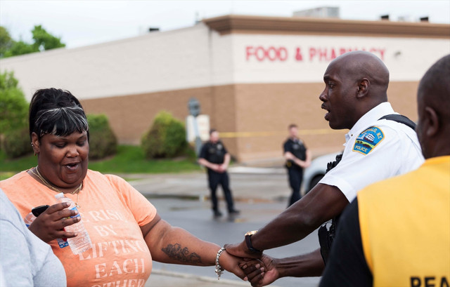 ABD'de süpermarkette dehşet! 18 yaşındaki 'zırhlı' katil tamamı siyahi 10 kişiyi öldürdü - Resim: 3