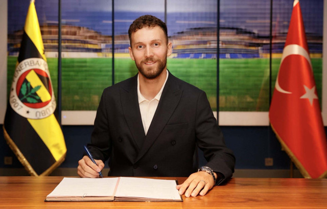 Fenerbahçe yeni transferini duyurdu! 1 yıllık sözleşmeye imza attı, 25 numaralı formayı giyecek - Resim: 0