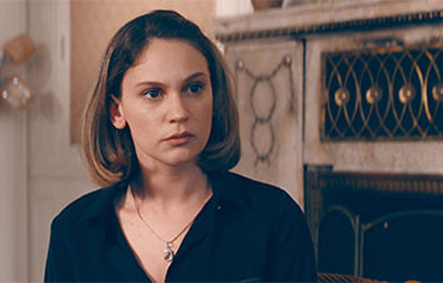 Farah Zeynep Abdullah ile Ekin Koç'un olay öpüşme sahnesi! - Resim: 2