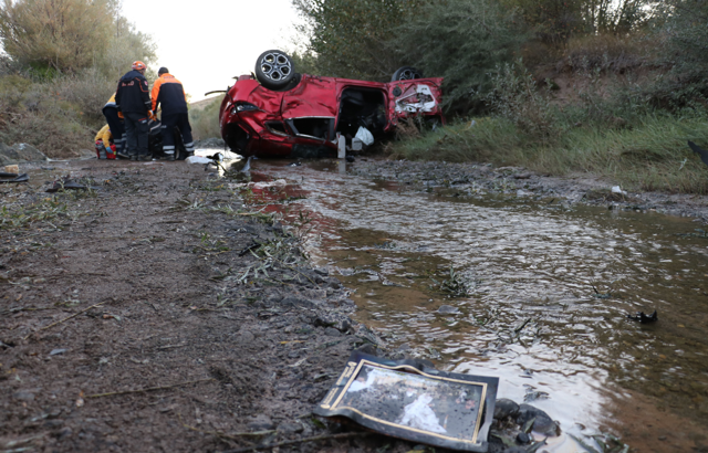 Sivas’ta feci kaza: Biri bebek 4 kişi öldü - Resim: 0