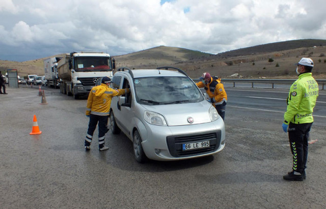Yozgat'ta bir köy corona virüs salgını sebebiyle karantinaya alındı - Resim: 1