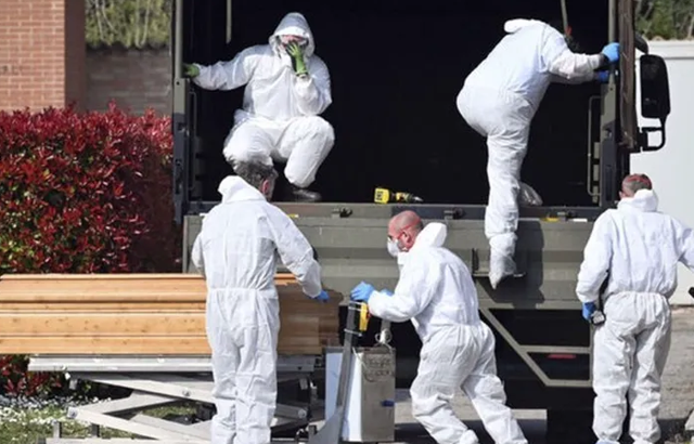 Trump Sağlık Bakanı Azar'ı görevden alacak! Salgının merkez üssü ABD - Resim: 0