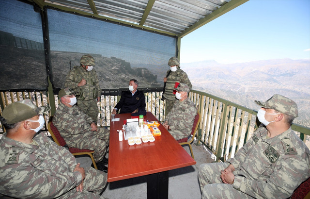 Milli Savunma Bakanı Hulusi Akar ve komutanlar Irak sınırında - Resim: 2