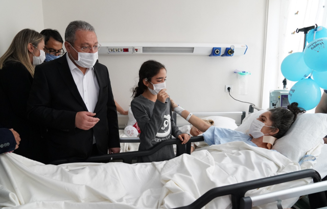 İzmir depreminden kurtulan Elif Perinçek ailesiyle buluştu annenin sözleri yürekleri dağladı - Resim: 0