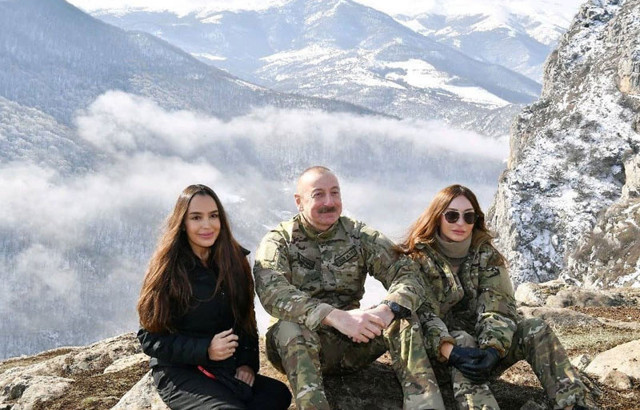 Azerbaycan Cumhurbaşkanı Aliyev Nevruz ateşini işgalden kurtarılan Şuşa'da yaktı - Resim: 0