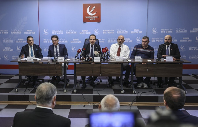 "3 kulaklı, 5 gözlü yaratıklar" açıklaması yapan Fatih Erbakan'dan aşıyla ilgili yeni iddia! - Resim: 0