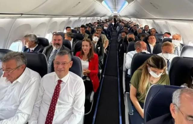 Kemal Kılıçdaroğlu grup toplantısını 'Geliyor gelmekte olan' diye bitirdi Yemezler efendim görüşmem - Resim: 0