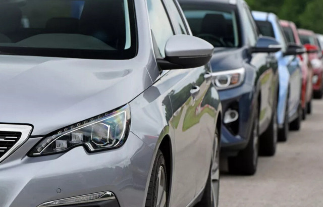 2. El araç alacaklara müjde! Resmi gazetede yayınlanan kanun sonrası fiyatlar çekiliyor! Bu tarihten önce alan alır - Resim: 0