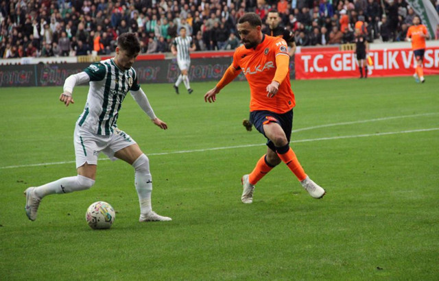 Başakşehir'den deplasmanda Giresunspor'a farklı tarife! - Resim: 0