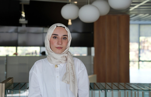 Diş hekimliği öğrencisi Dilara Çiçek, hukuk mücadelesi başlattı! Başörtüsü nedeniyle ayrımcılığa uğramıştı - Resim: 0