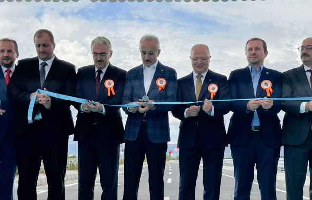 Ulaştırma ve Altyapı Bakanı Uraloğlu, İznik Çevre Yolu Açılış Töreni'nde konuştu - Resim: 0