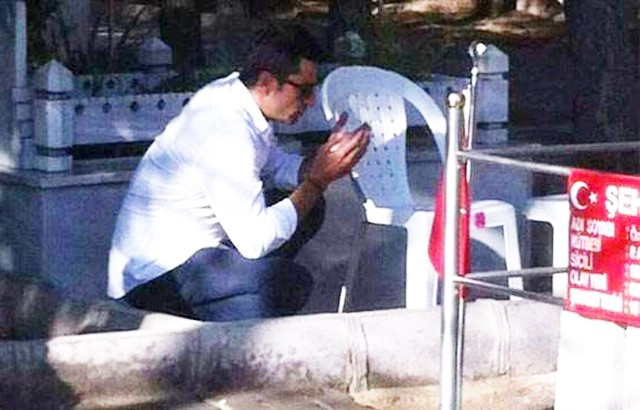 İmirzalıoğlu Ömer Halisdemir'in mezarında - Resim: 4