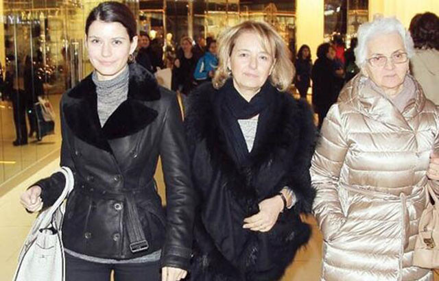 Beren Saat sıkıntılı günler geçiriyor! - Resim: 4