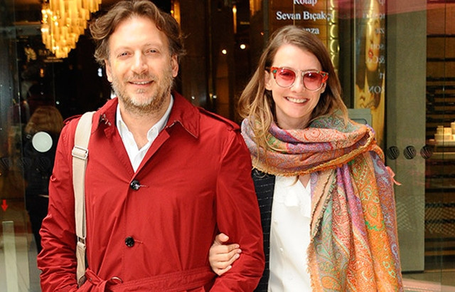 Mirgün Cabas sarışın güzelle yakalandı! Olay yaratacak görüntüler! - Resim: 1