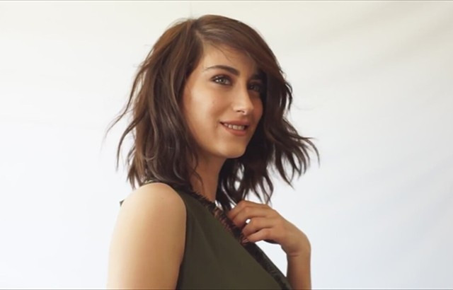 Hazal Kaya yeni dövme yaptırdı - Resim: 1