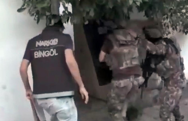 Bingöl'de dev uyuşturucu operasyonu: 250 polis katıldı 20 tutuklama - Resim: 1