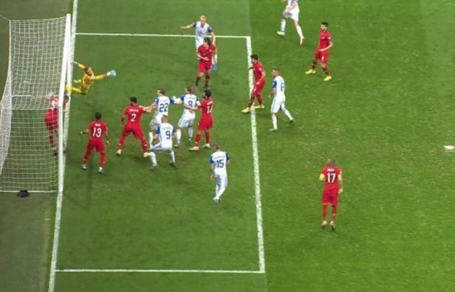 Merih Demiral topu çizgiden çıkardığı o anı anlattı - Resim: 0