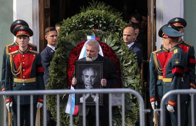 SSCB'nin son lideri Mihail Gorbaçov toprağa verildi - Resim: 0