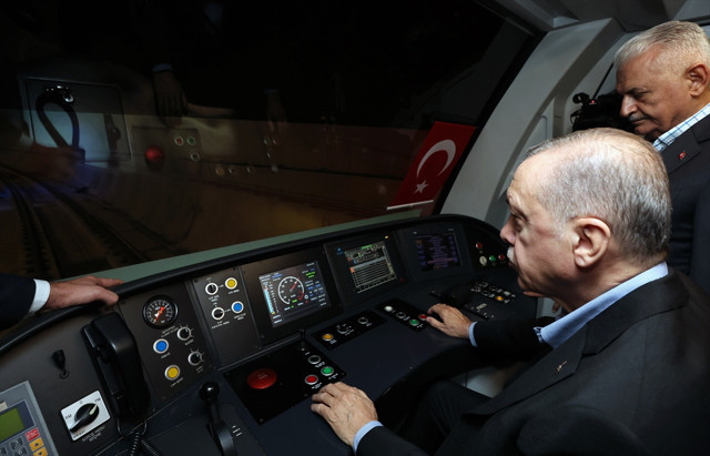 Pendik- Sabiha Gökçen Metrosu açılışında Erdoğan'dan Ekrem İmamoğlu eleştirisi! Felaket oluyor o tatilde - Resim: 2