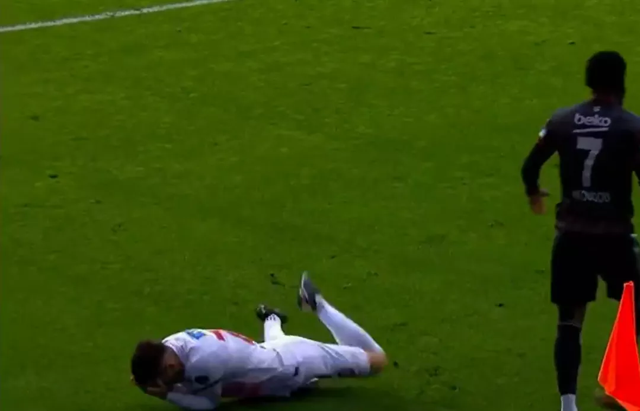 Gaziantep Beşiktaş maçına damga vuran olay: N'Koudou rakibine kafa attı, sosyal medya ayağa kalktı - Resim: 8